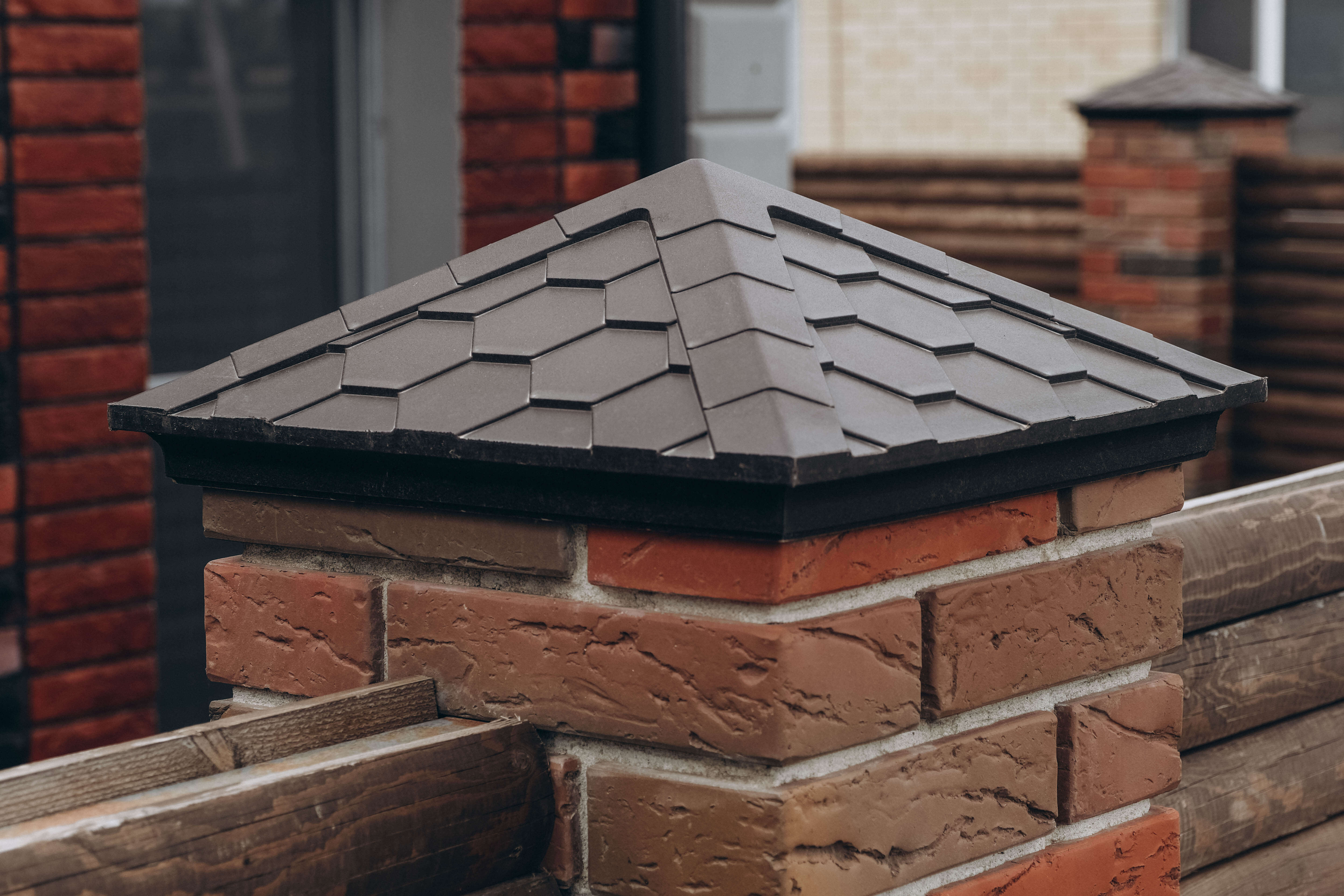 Колпак Zking Эверест Коричневый на столб 1.5х1.5 кирпича (390х390мм) в Батайске фото